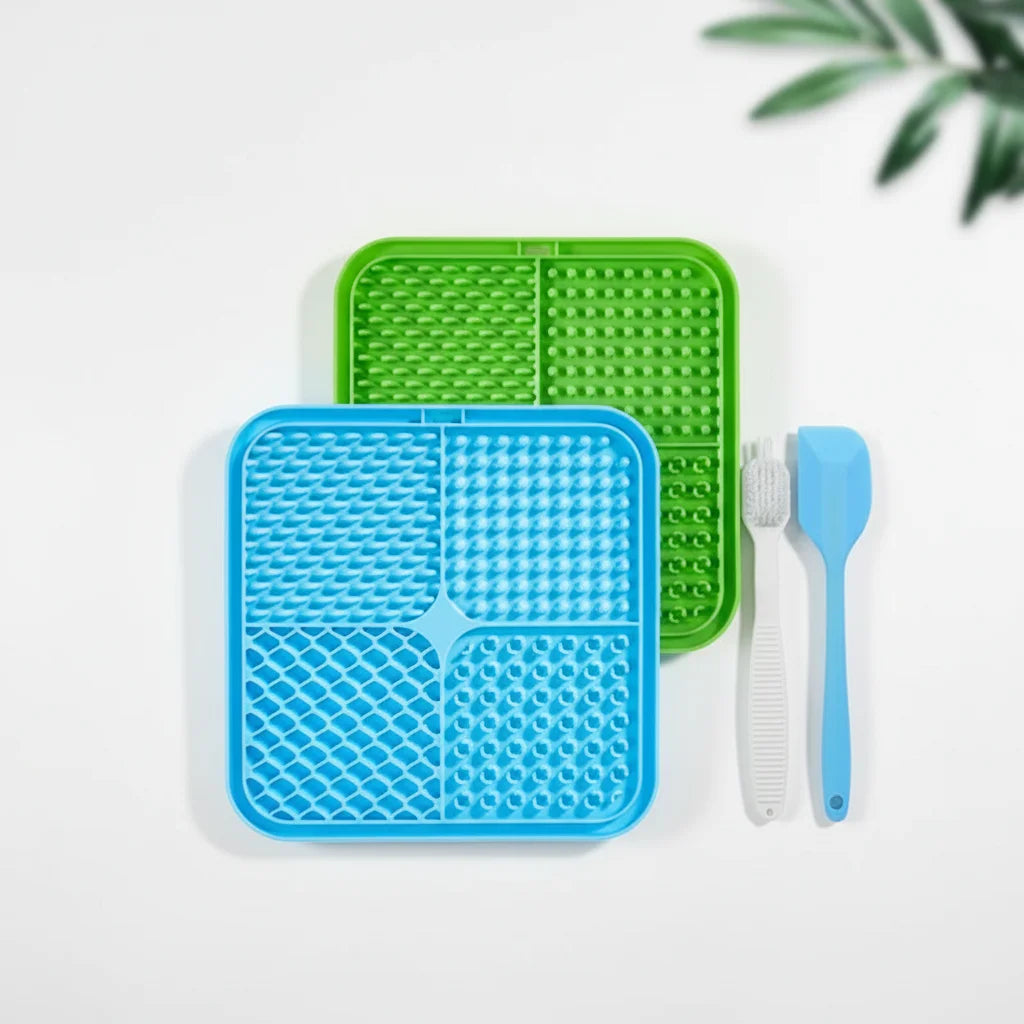 Silicone pet licking pad